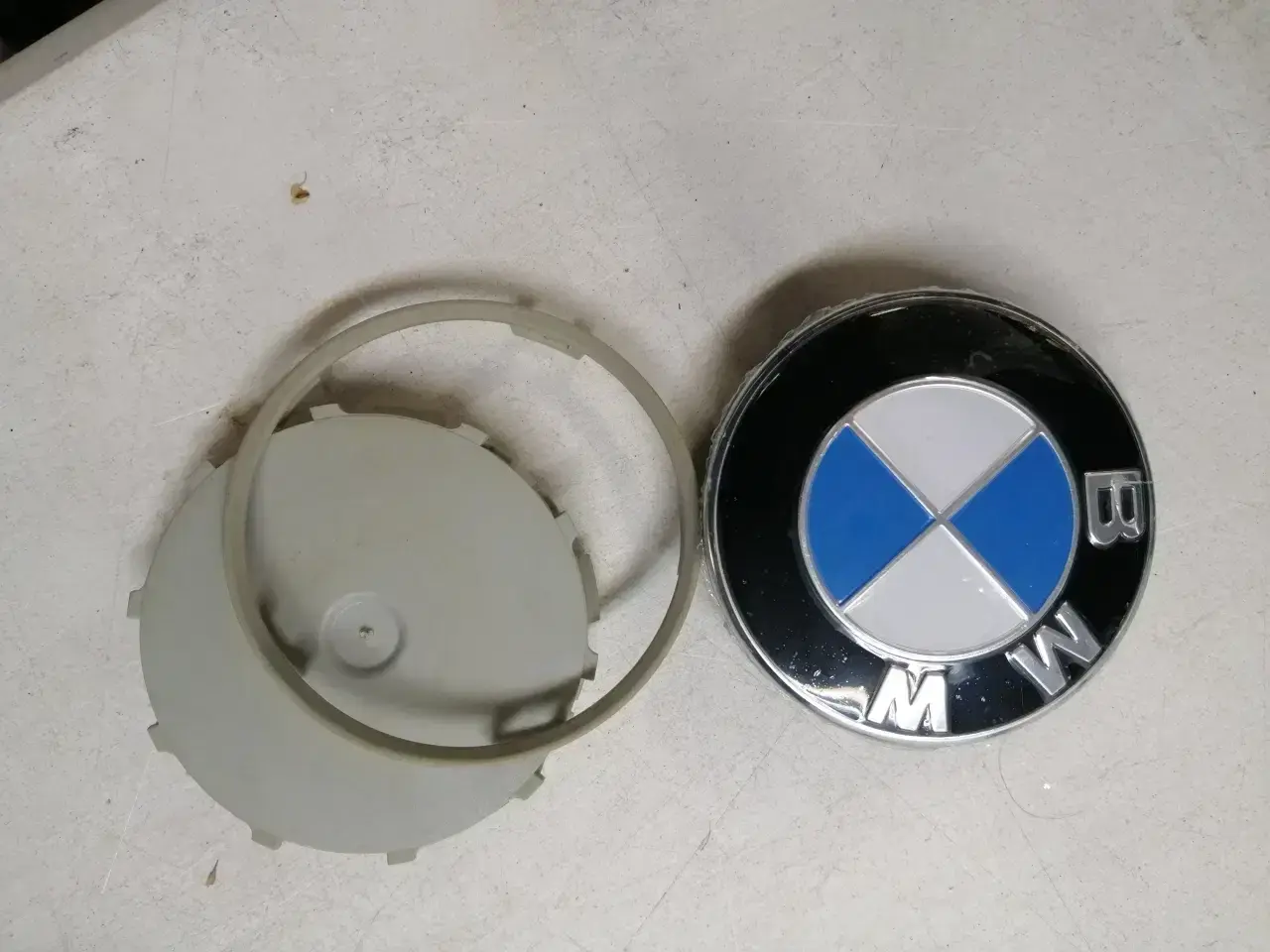 Billede 6 - Suzuki, Peugeot, Nissan, BMW emblem, låsebolte,