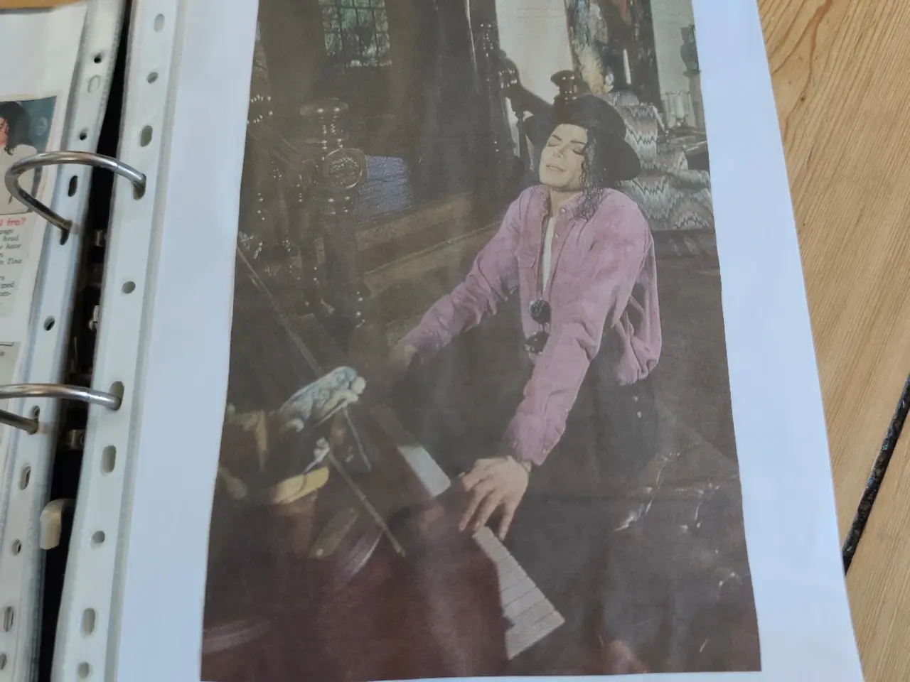 Billede 4 - Stor sort ringbind med Michael Jackson