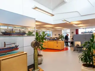 Lyst og indflytningsklar kontor på 218 m2 med fantastisk beliggenhed