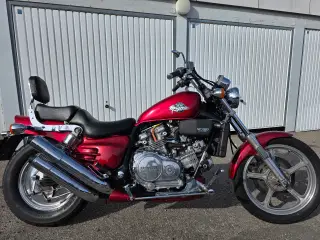 Honda RC28 Super Magna 750cc