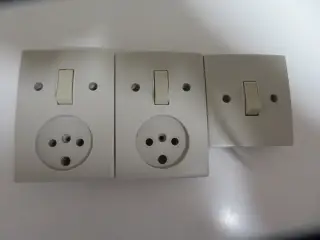 Stikkontakter + Lyskontakt