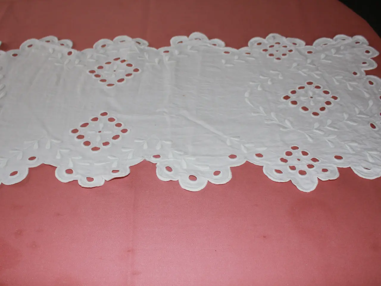 Billede 5 - Broderet løber 36 x 140 cm