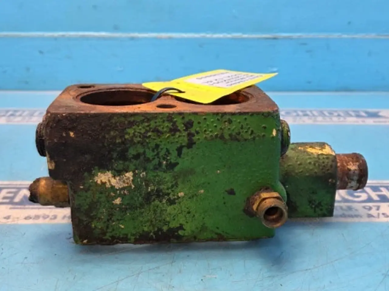Billede 2 - John Deere 6125HZ001 Thermostat Hus RE501605