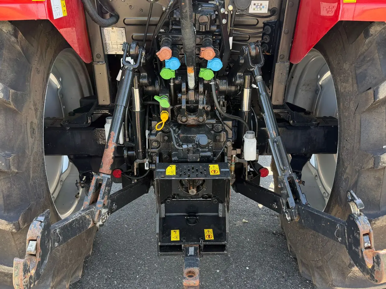 Billede 8 - Case IH Farmall 120C Let brugt traktor, kun 577 timer - Vendegear og Aircon