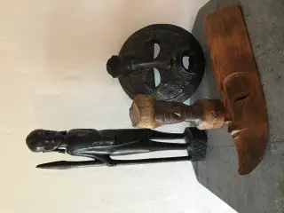 Lille samling ældre afrikanske masker og figurer