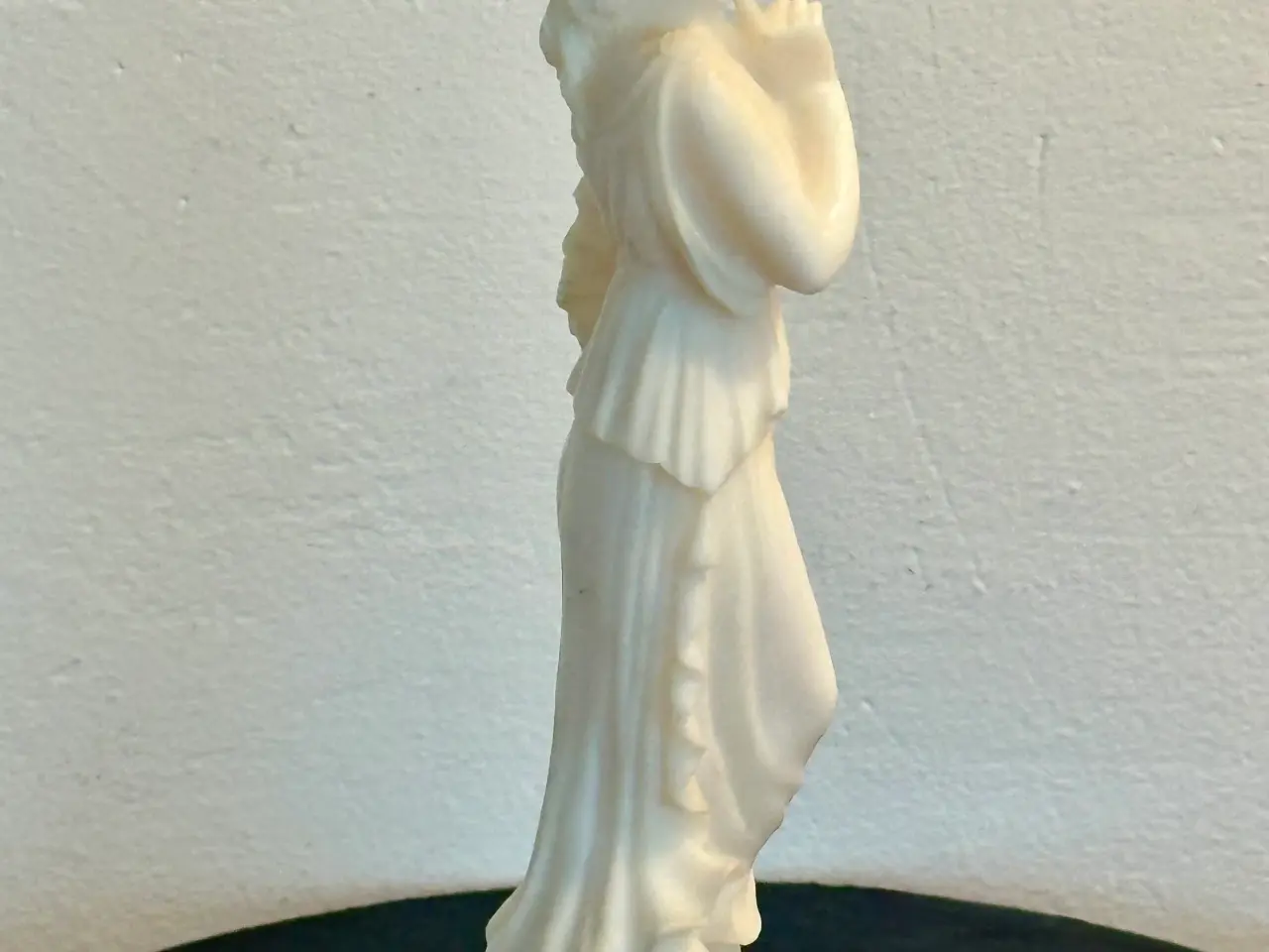 Billede 3 - Vintage lille figur af græsk gudinde