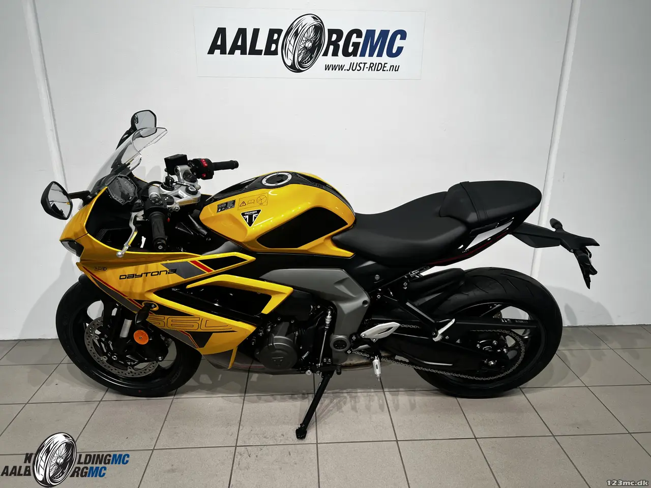 Billede 2 - Triumph Daytona 660 Cosmic Yellow / Sapphire Black