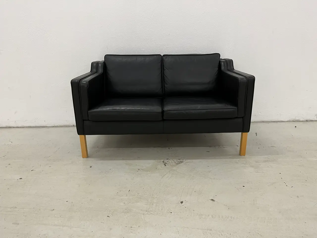 Billede 1 - Stouby Eva 2 Oers.Sofa i sort semianilin læder.