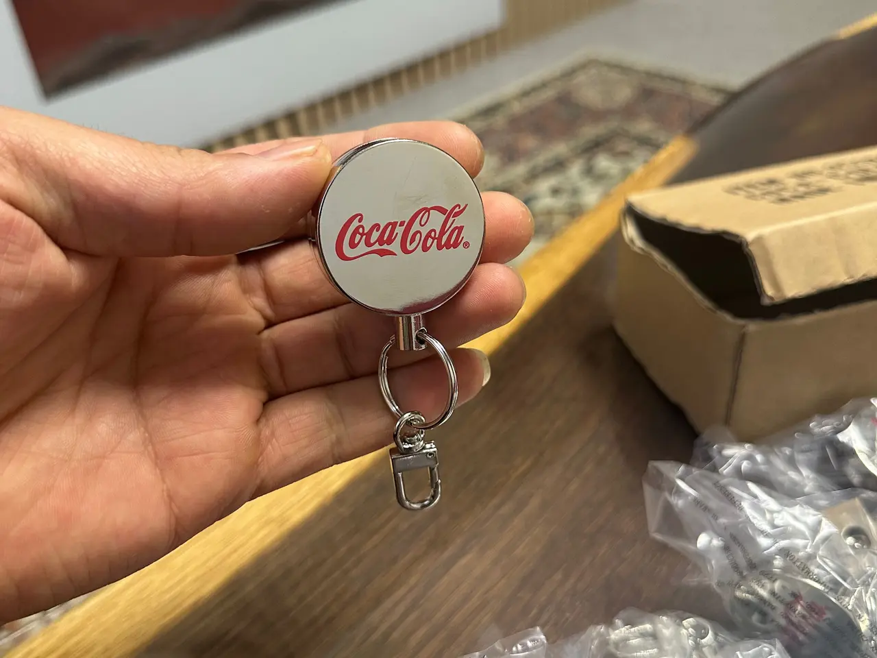 Billede 2 - Coca-Cola nøgleringe med udtrækkelig wire og clip 