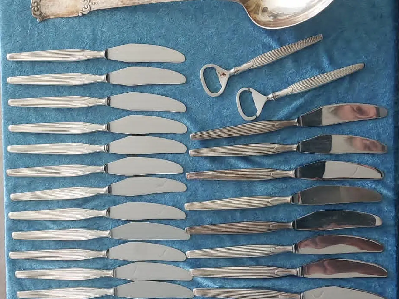 Billede 7 - pletsølv bestik mest knive sælges for kr. 25,- stk