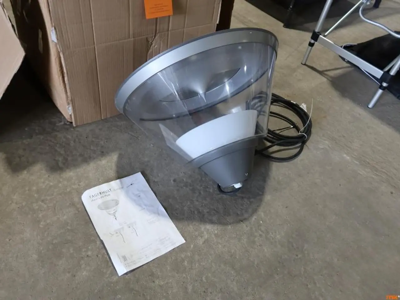 Billede 1 - GÅRDLAMPE. Azur