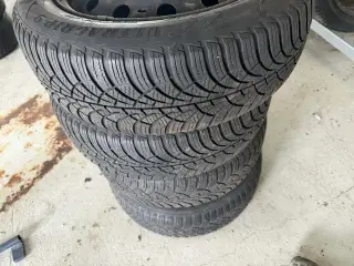 15" Stålfælg med Goodyear vinterdæk