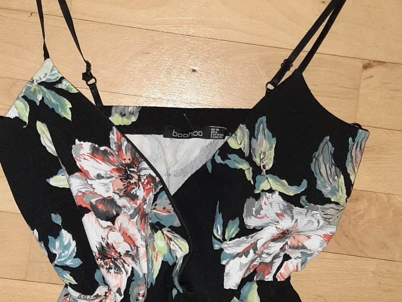 Billede 2 - Jumpsuit f.BooHoo /flotte blomster/stropper 