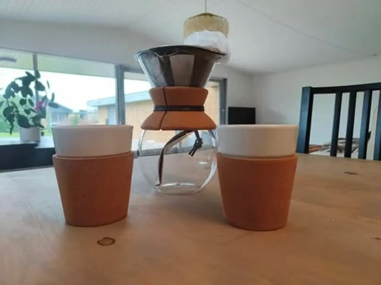 Billede 2 - Bodum POUR OVER Coffee Maker + 2 krus