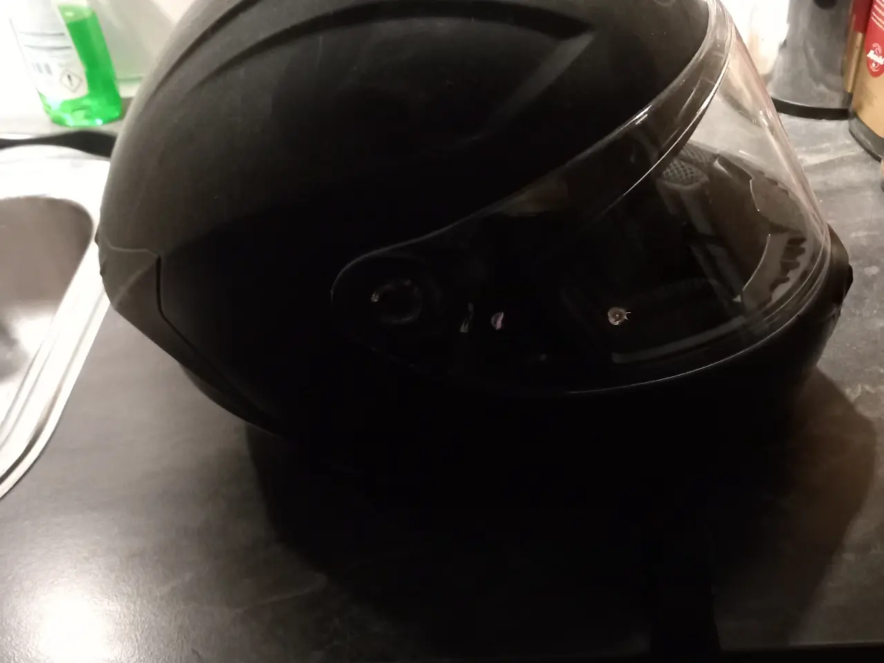 Billede 5 - En styrthjelm til scooter eller mc til salg 