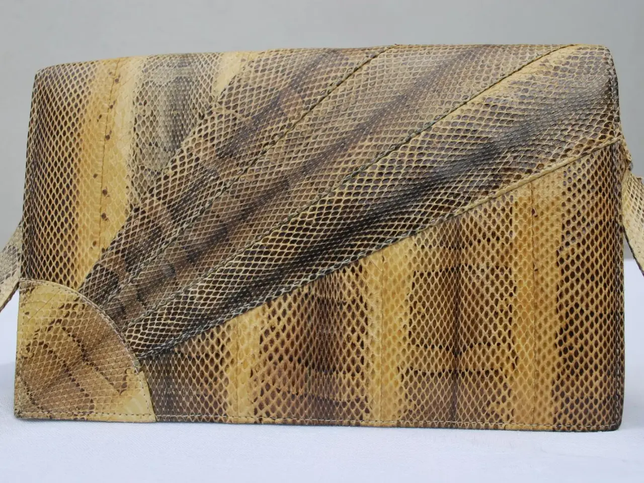 Billede 1 - Håndtaske(slange skin)