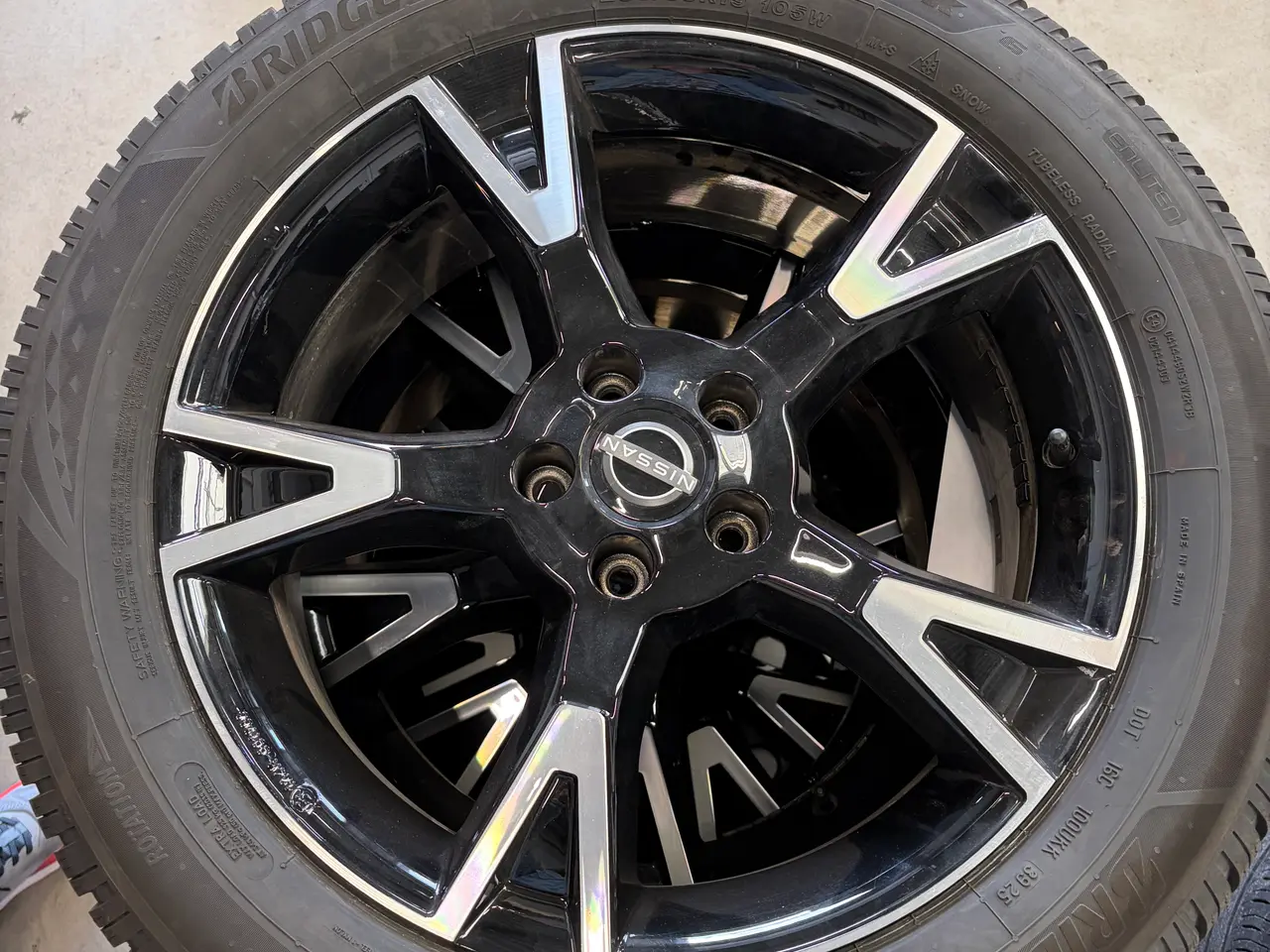 Billede 1 - Orig. Nissan Ariya vinterdæk 19” alufælge