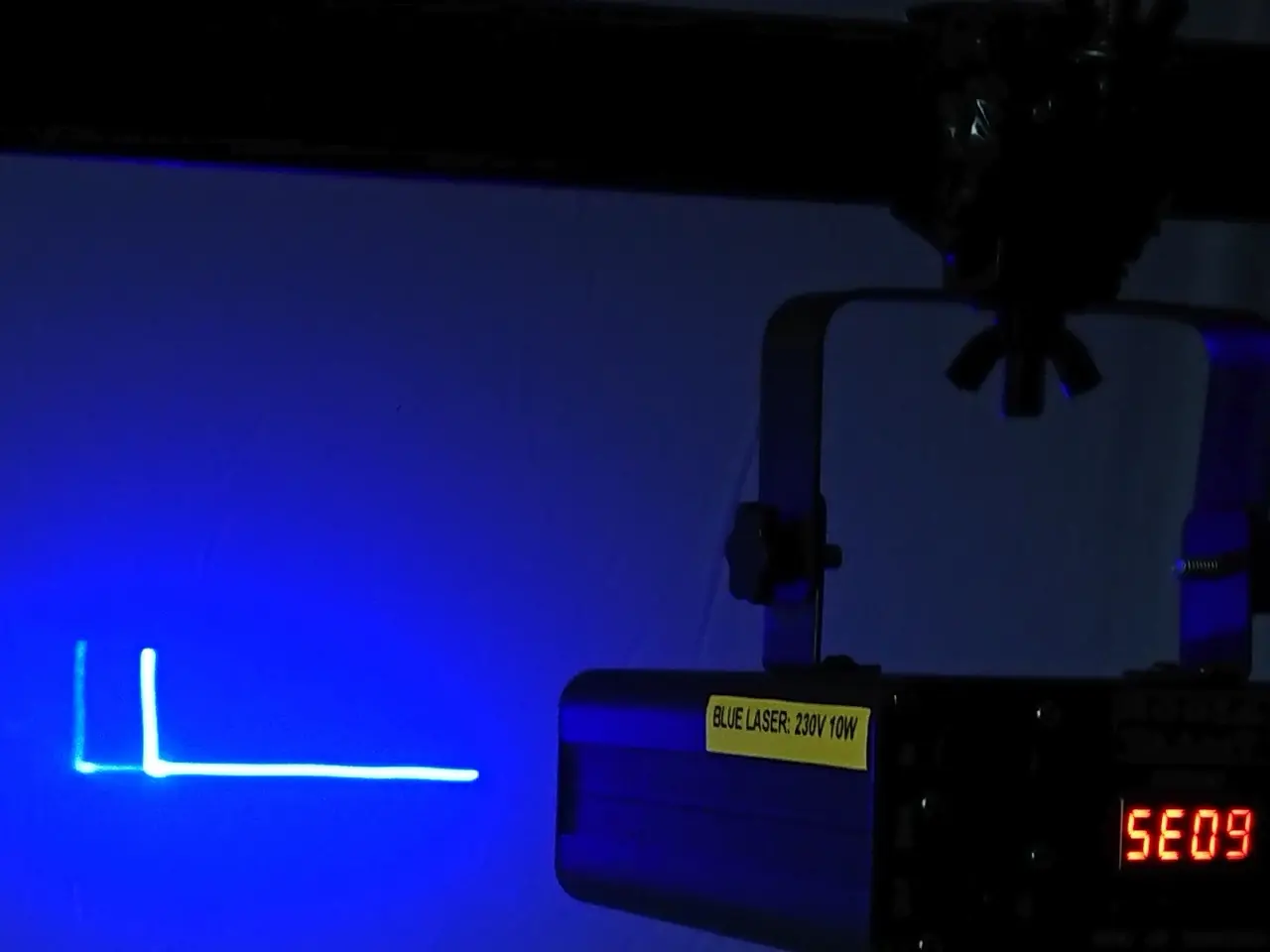 Billede 19 - Udlejes - LASER LIGHT BLUE Beam Line 10 Watt.