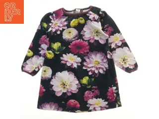 Kjole med blomsterprint fra Molo (str. 104)