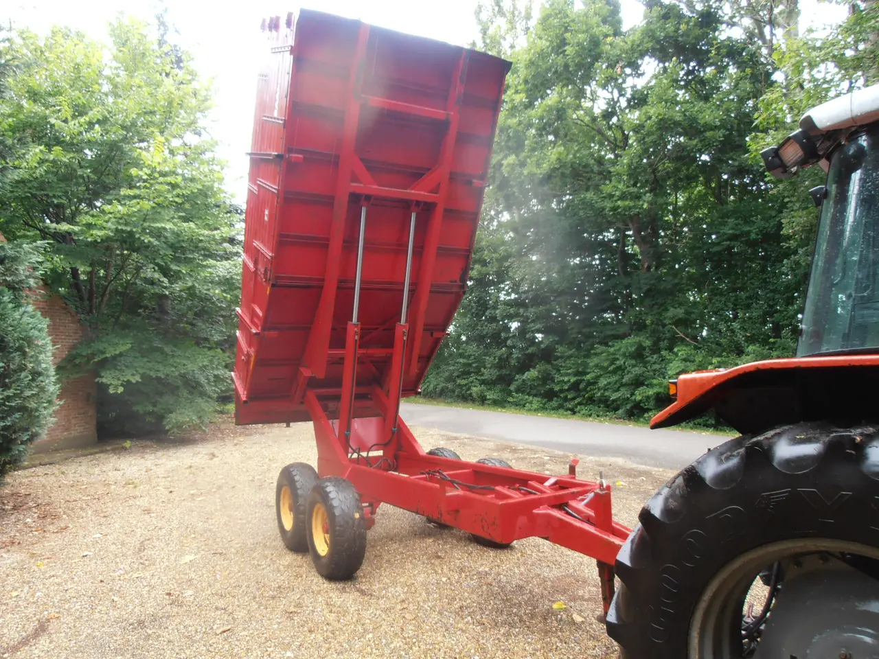 Billede 2 - Baastrup tipvogn 7 tons . MF 4245 læsser .
