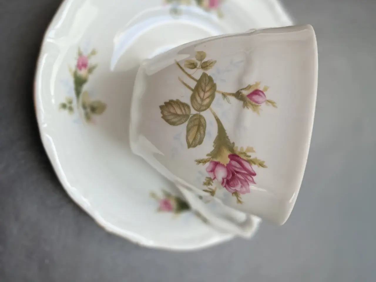 Billede 2 - Kaffestel med roser og guldkant