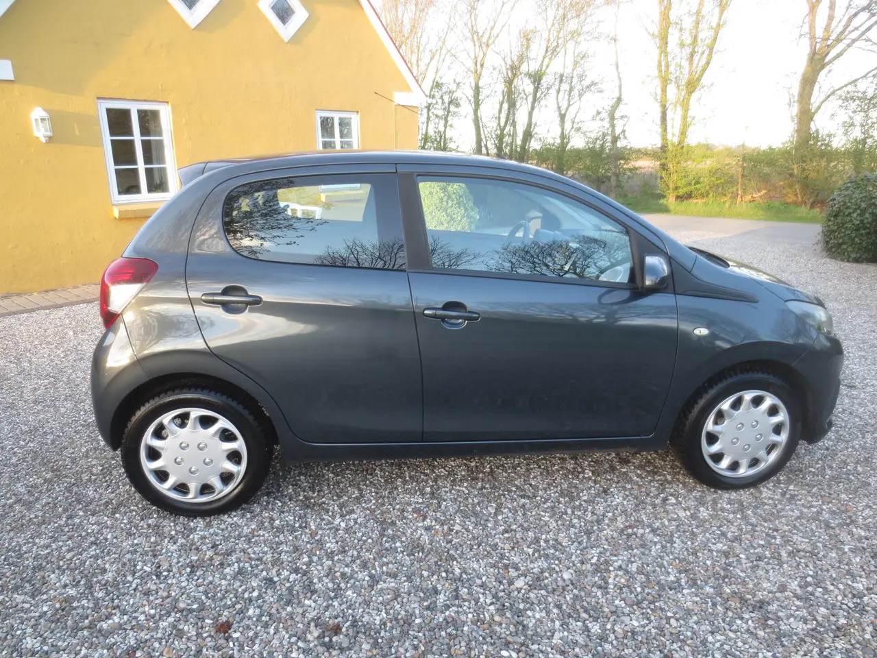 Billede 4 - Pæn Peugeot 108 1.0 E År 16 Nysynet. 