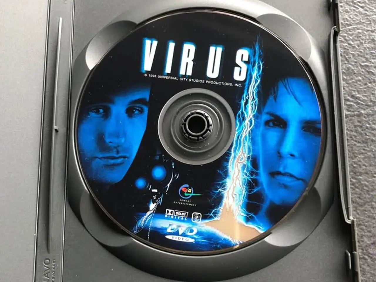 Billede 2 - Virus - DVD