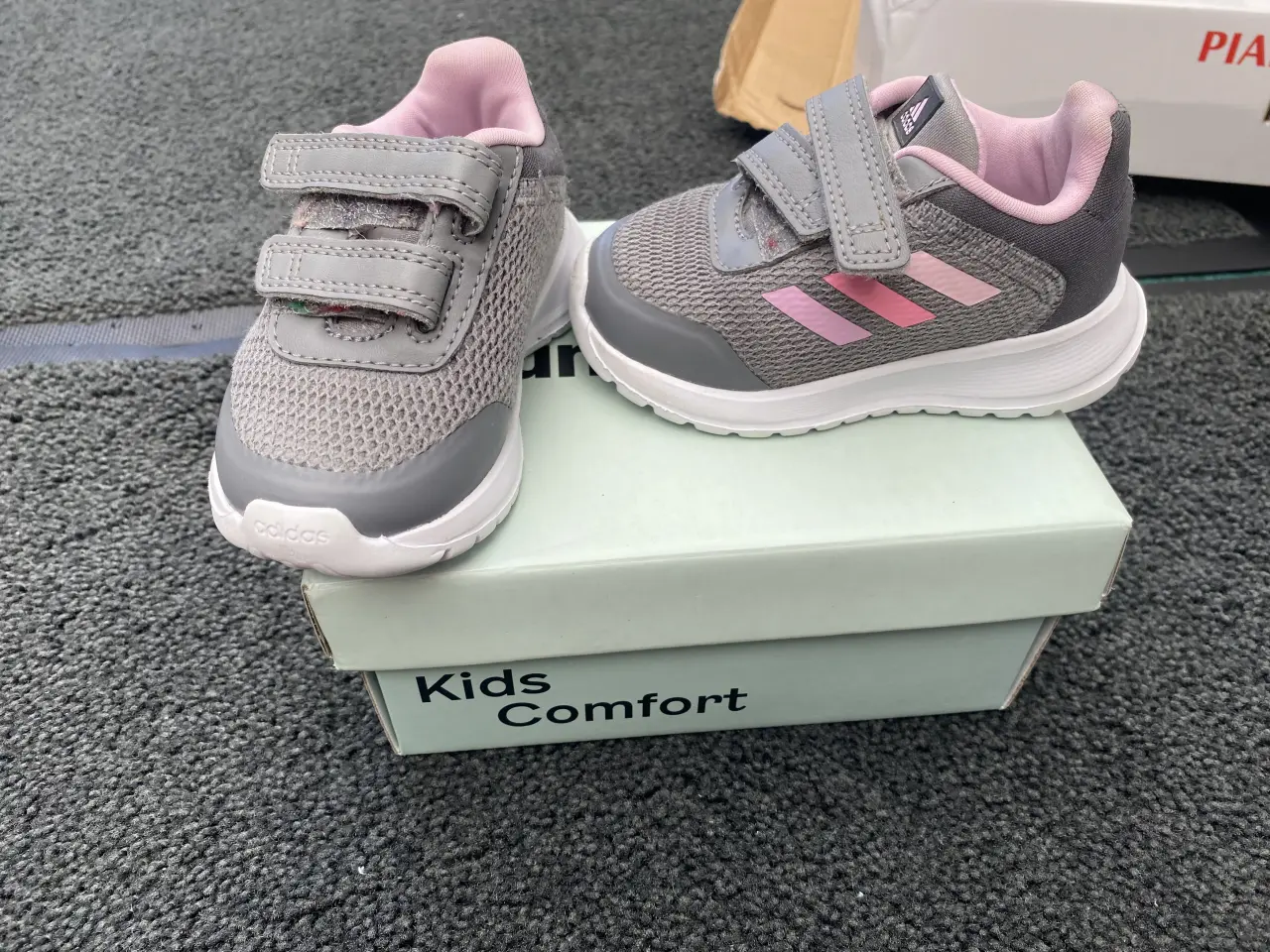 Billede 2 - Som ny Adidas pige sko