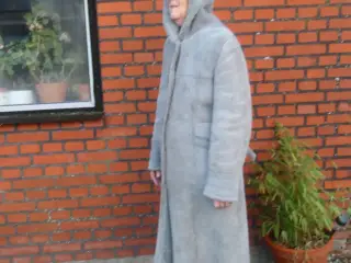 Dame Rulams frakke