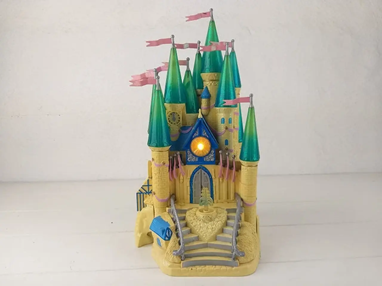 Billede 5 - Vintage 1996 Cinderella star castle