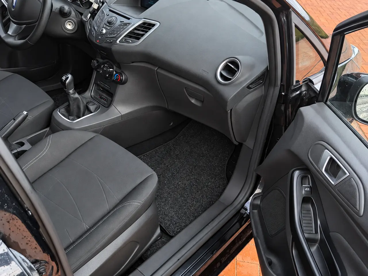Billede 2 - Ford Fiesta 1.5 tdci - nysynet