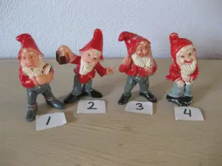 Charmerende, gamle nisser i hård plast :-)