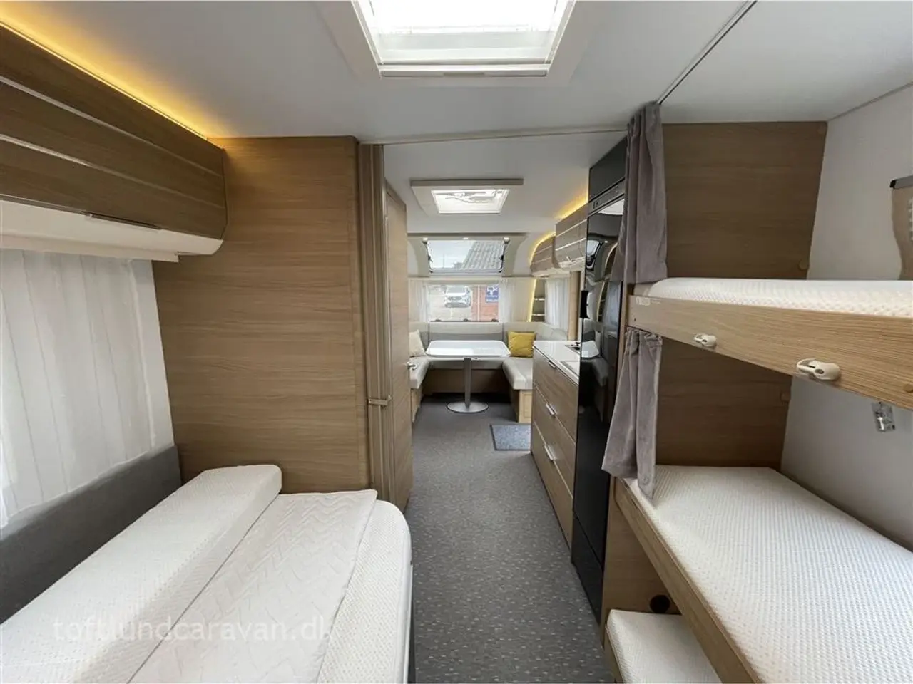Billede 5 - 2020 - Adria Adora 593 UK   TILBUD !! Fantastisk flot FAMILIEVOGN m/MOVER + ISABELLA fortelt, 7 sovepladser