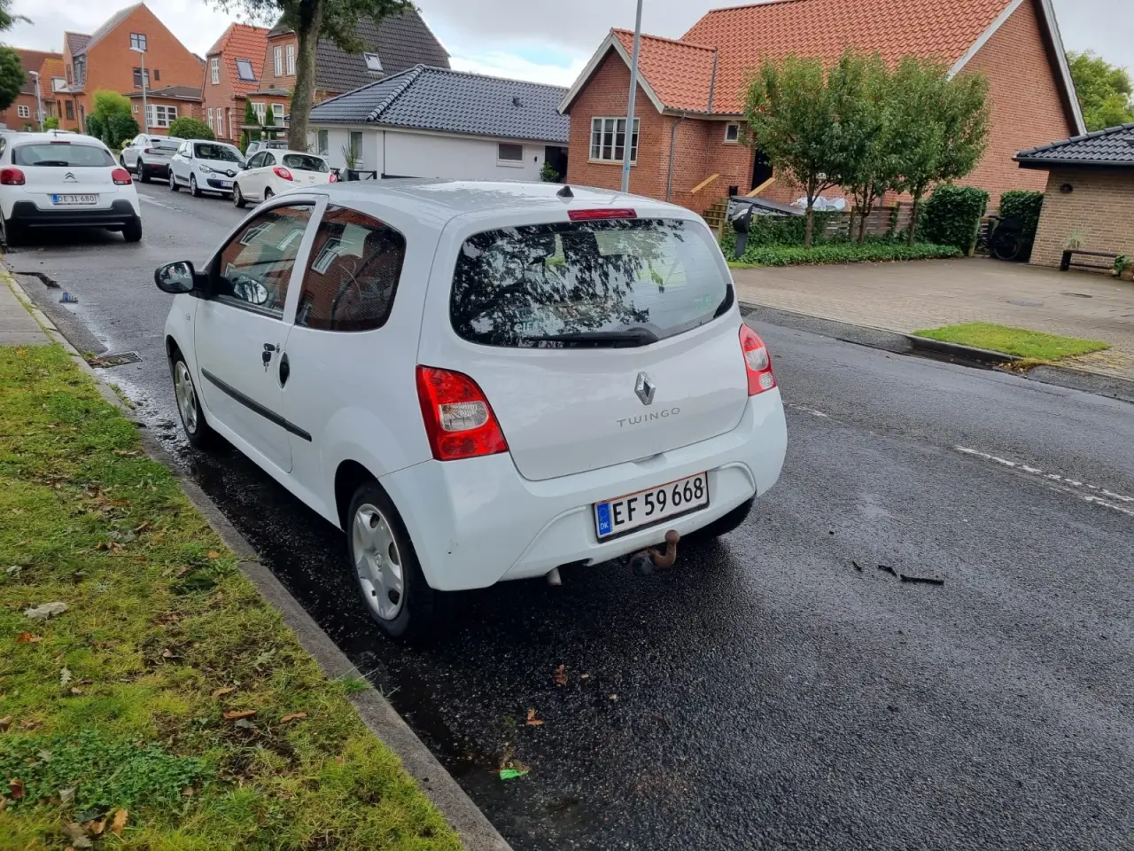 Billede 2 - Lille økonomisk bil lavt km