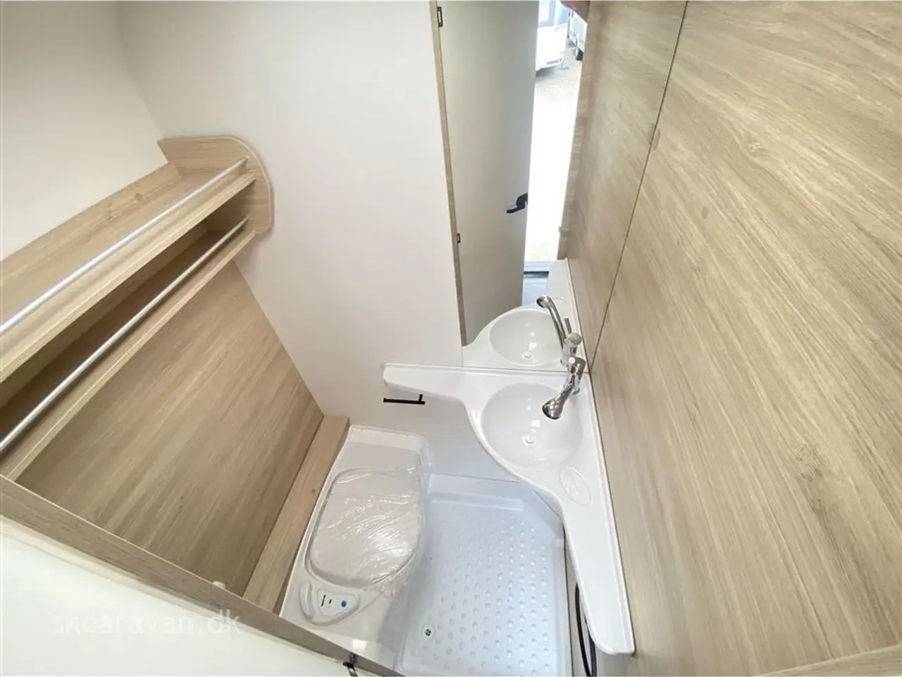Billede 6 - 2025 - Caravelair ALBA 400 DK EDITION    Letvægteren der kan trækkes af Hybrid / batteri biler kan vejes op til 1.300 kg