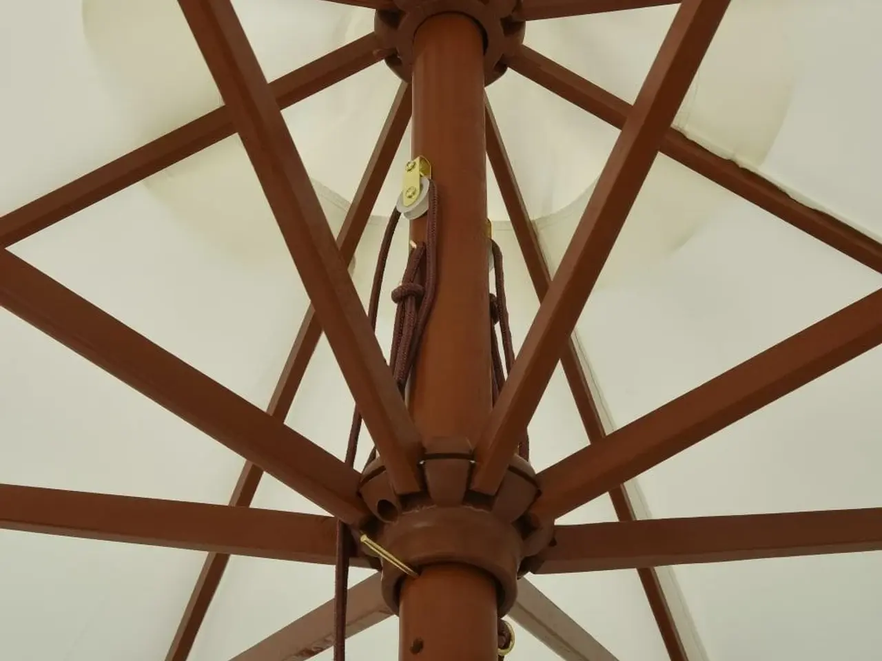 Billede 2 - Parasol med træstang 330 cm sandhvid