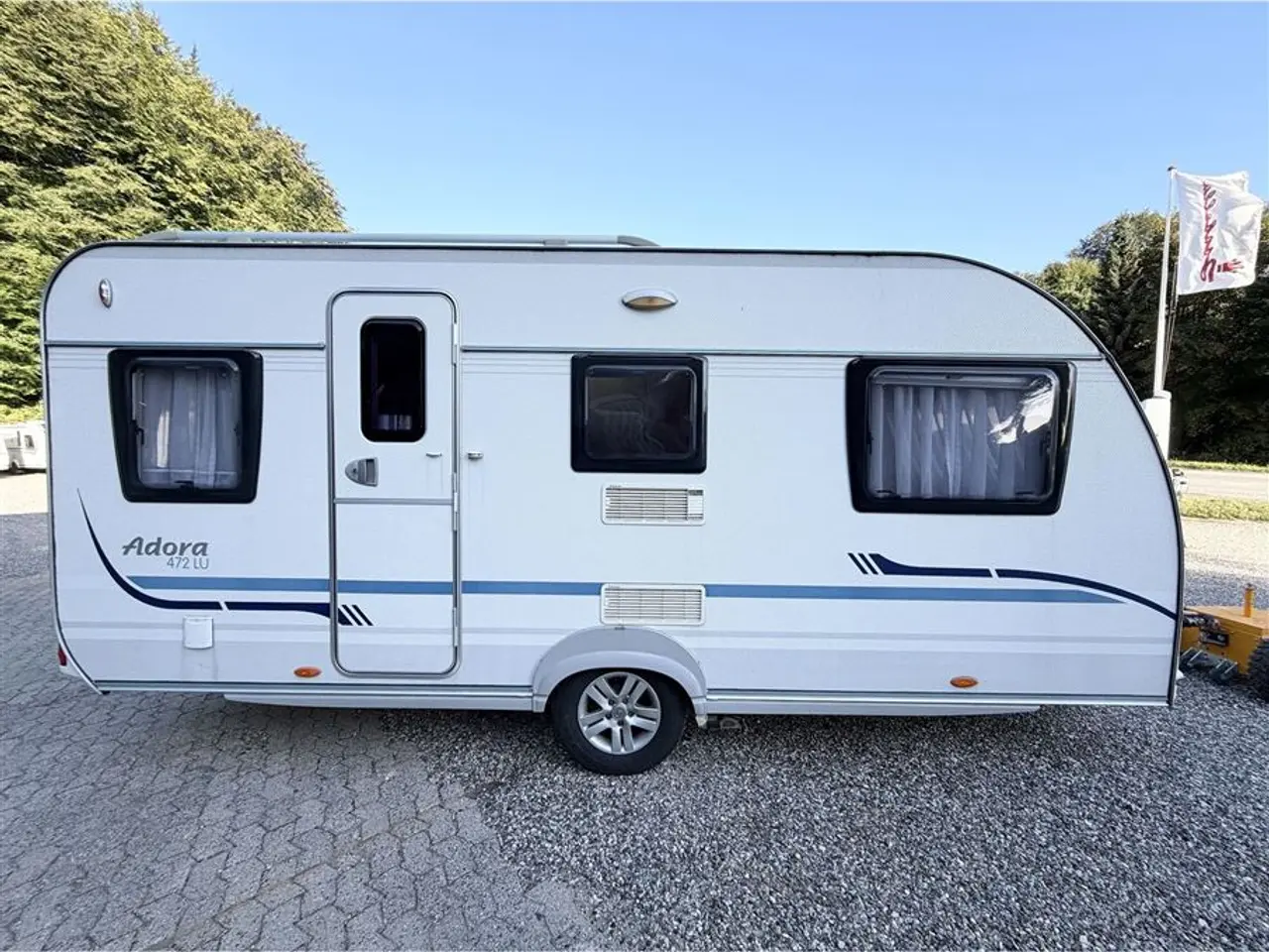 Billede 1 - 2010 - Adria Adora 472 LU Enkeltsenge-Lamel-Gulvtemp.-Mover-Telt