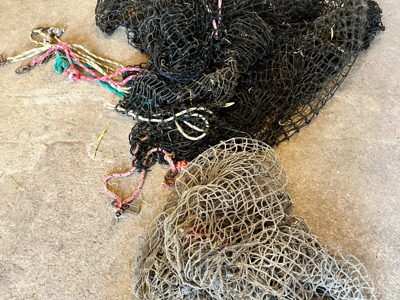 Billede 2 - Slowfeeder net + Høbolde