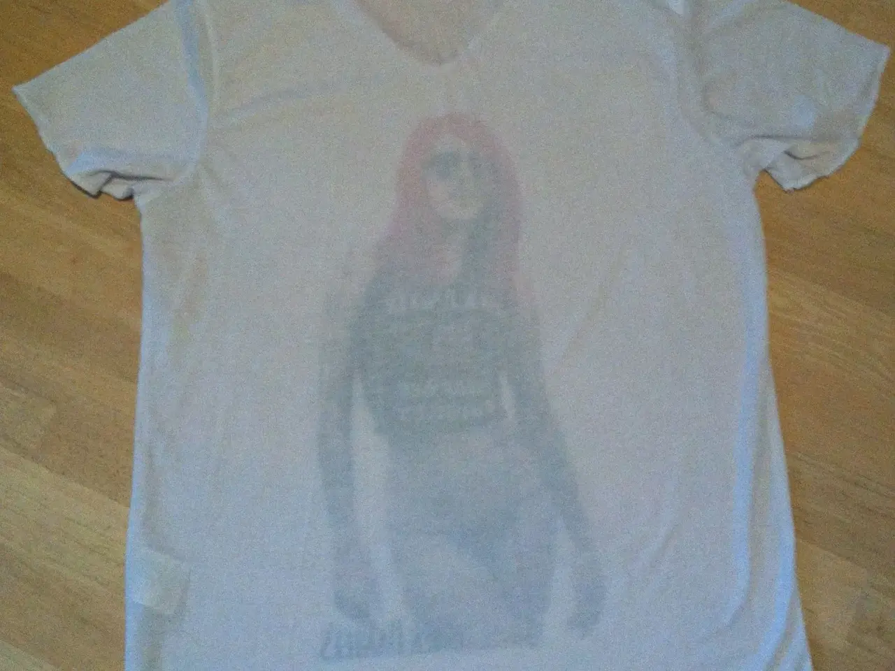 Billede 2 - T-shirt, str L, 20kr
