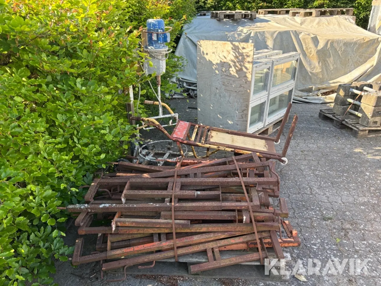 Billede 2 - Blandet lot forskalningsbeslag, blander og vogn