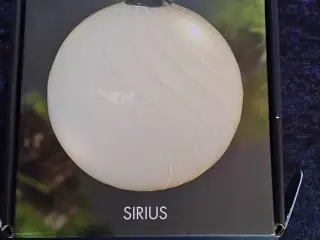 Heaven Ball fra Sirius hvidt mundblæst glas Ø 8 cm
