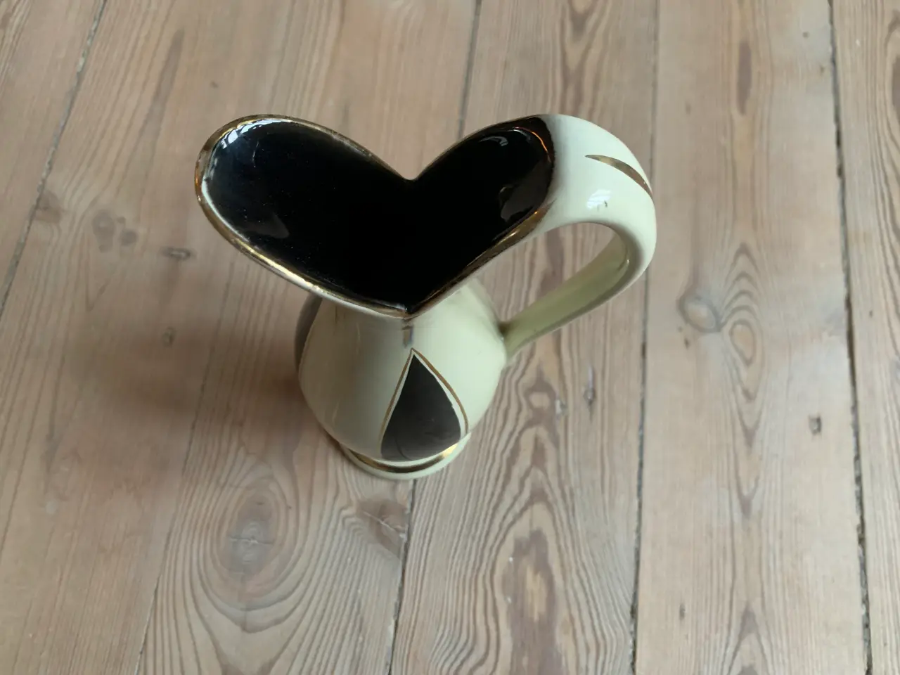 Billede 4 - Smuk elegant vase i guld, sort og beige