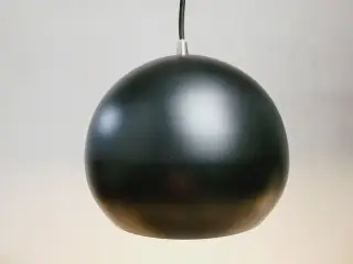 Fin sort Ball loft lampe med stofledning