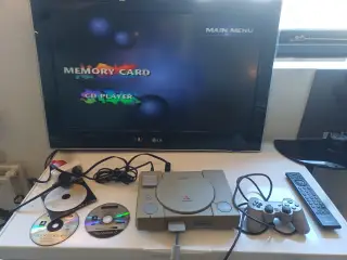 Playstation 1 med controller, memorycard og spil