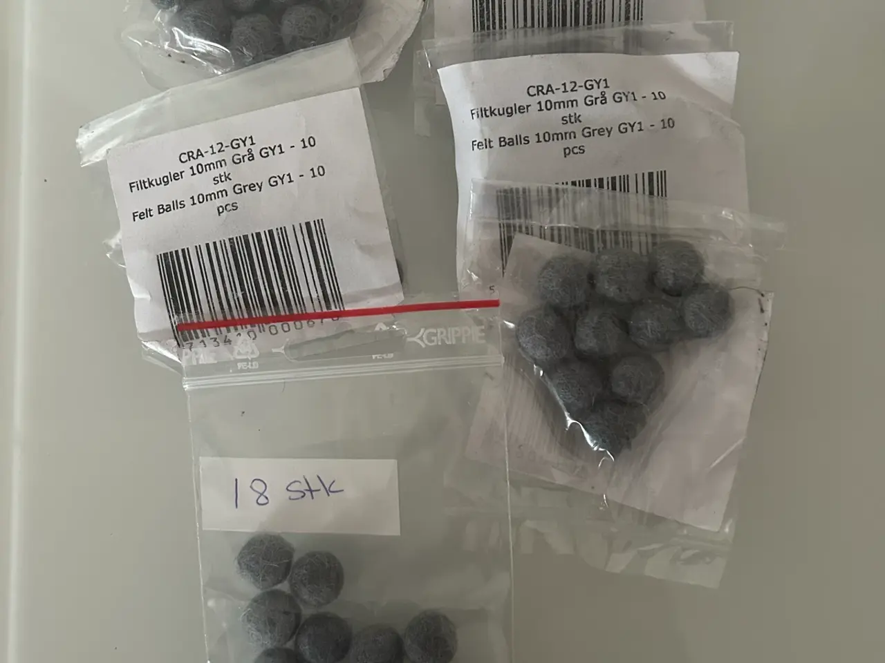 Billede 1 - Grå filtkugler