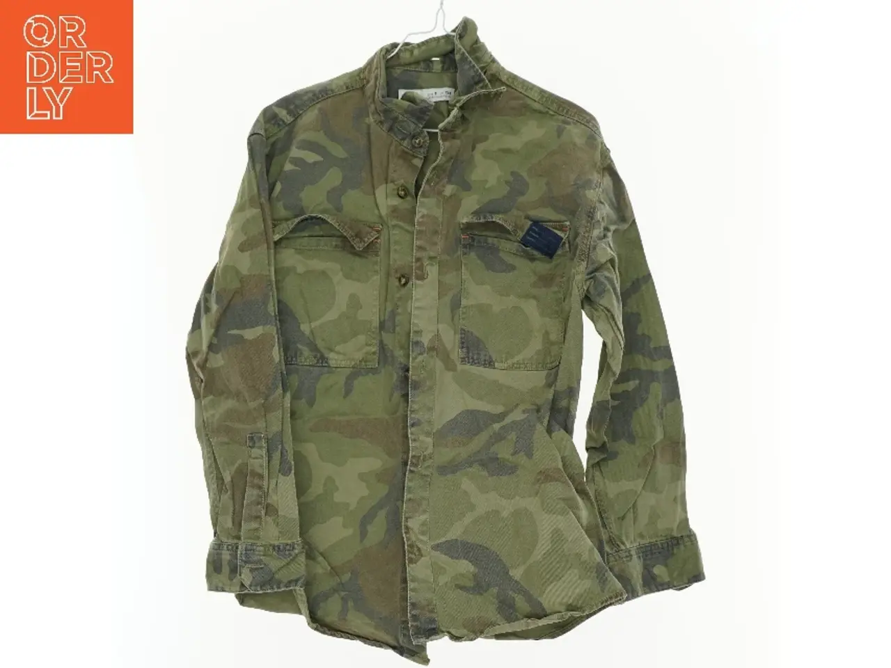 Billede 1 - Skjorte i camouflage mønster fra Zara (str. 134 cm)