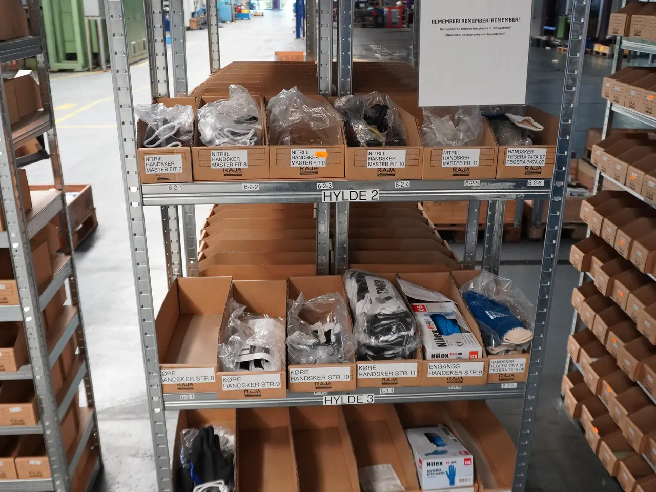 Billede 1 - Arbejdshandkser m.m.