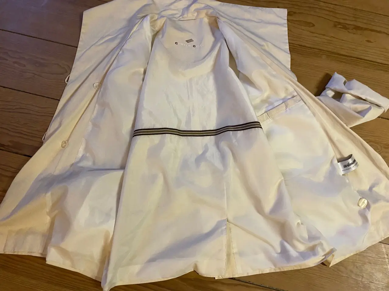 Billede 3 - Offwhite sommer/forårs jakke str 40 / M