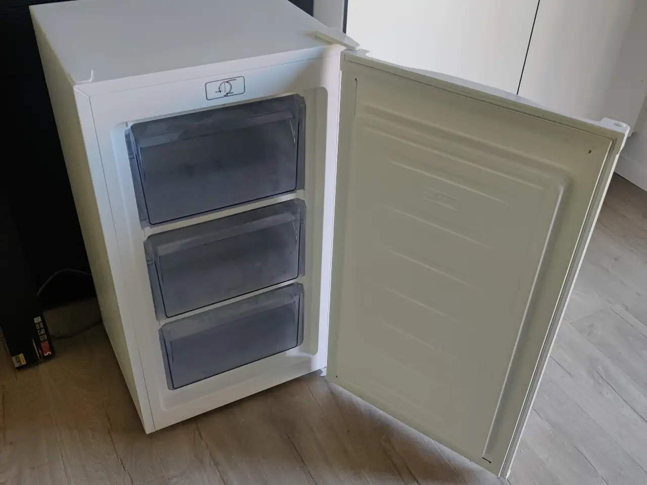 Billede 4 - Wasco skabsfryser 70 l kun 1 år gammel