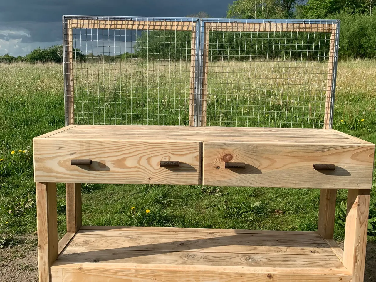 Billede 1 - Plantebord/udendørs køkken/konsol